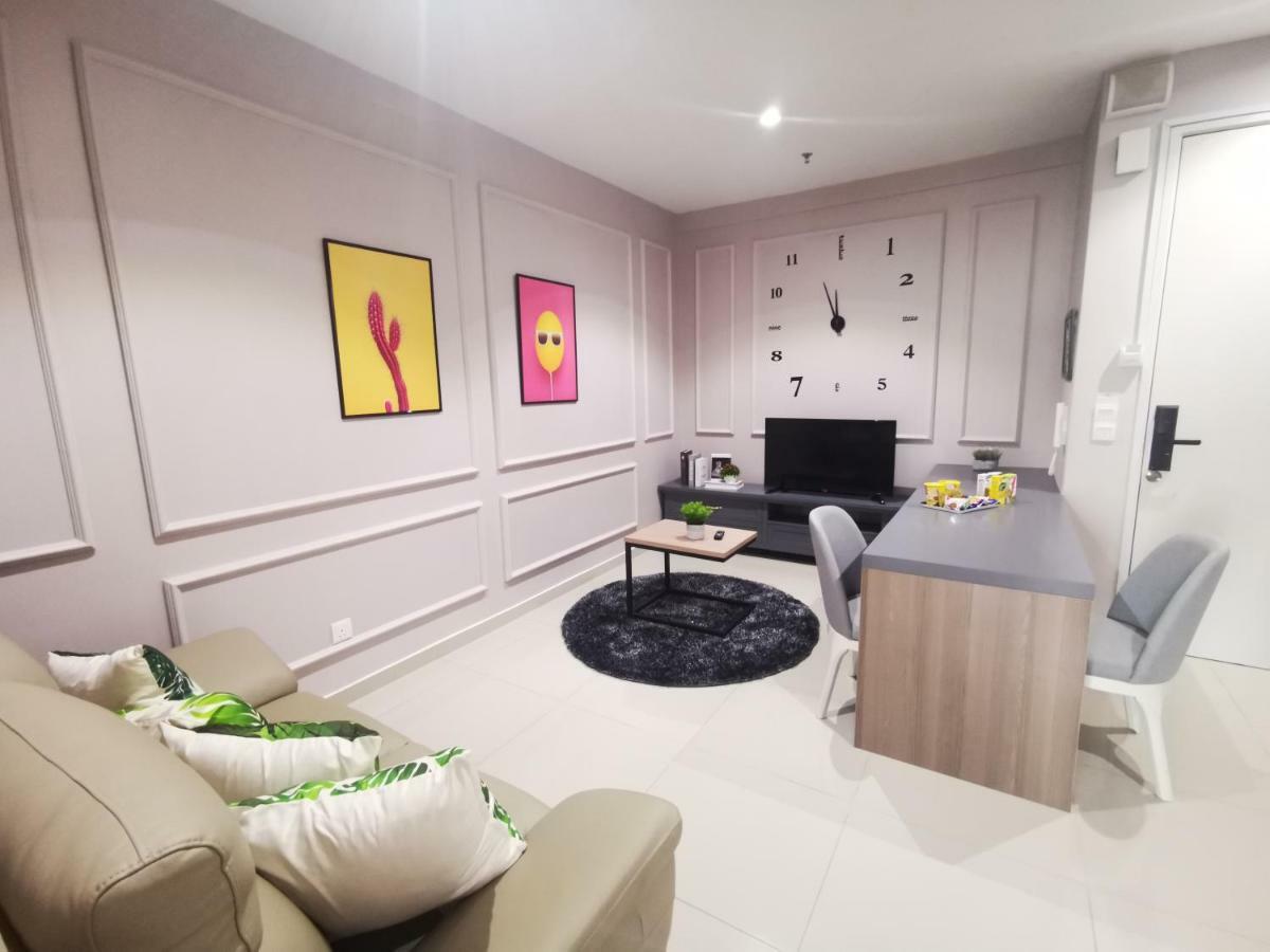 Studio Apartment With Balcony By Host Assist I-City シャー・アラム エクステリア 写真