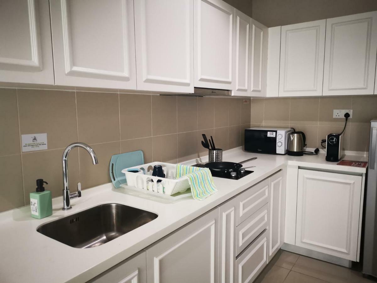 Studio Apartment With Balcony By Host Assist I-City シャー・アラム エクステリア 写真